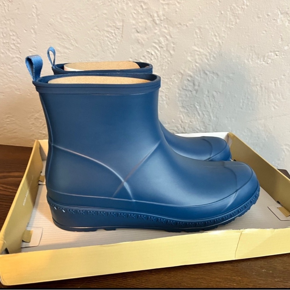 NWT Michael Kors rain boots in River Blue - Picture 7 of 11